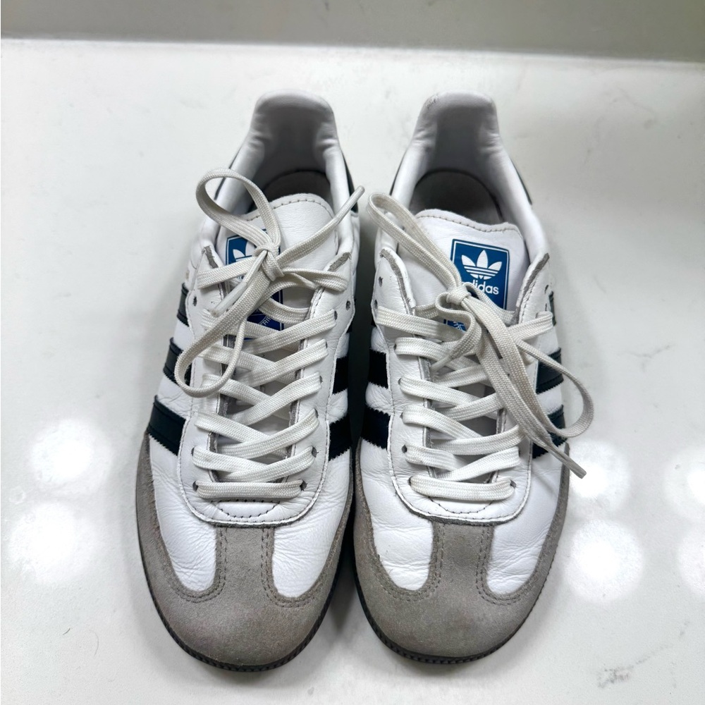 adidas Kids Sneakers in White and Gray